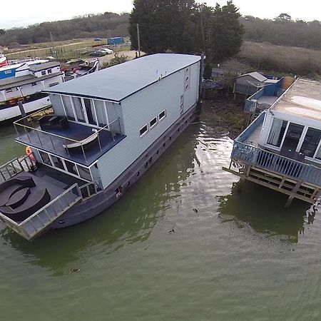 Houseboat Harbourside View Bed & Breakfast Newport  Dış mekan fotoğraf