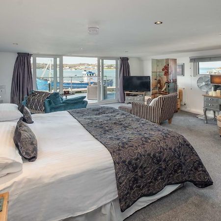 Houseboat Harbourside View Bed & Breakfast Newport  Dış mekan fotoğraf