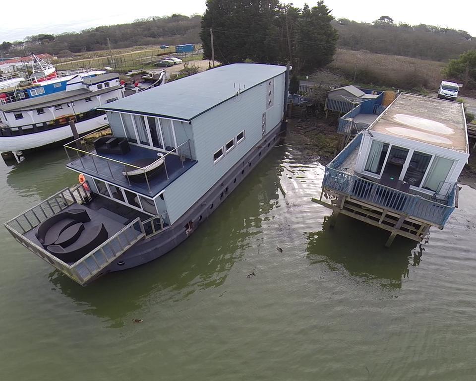 Houseboat Harbourside View Bed & Breakfast Newport  Dış mekan fotoğraf