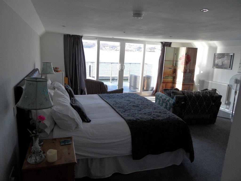 Houseboat Harbourside View Bed & Breakfast Newport  Dış mekan fotoğraf
