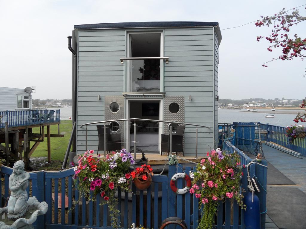 Houseboat Harbourside View Bed & Breakfast Newport  Dış mekan fotoğraf