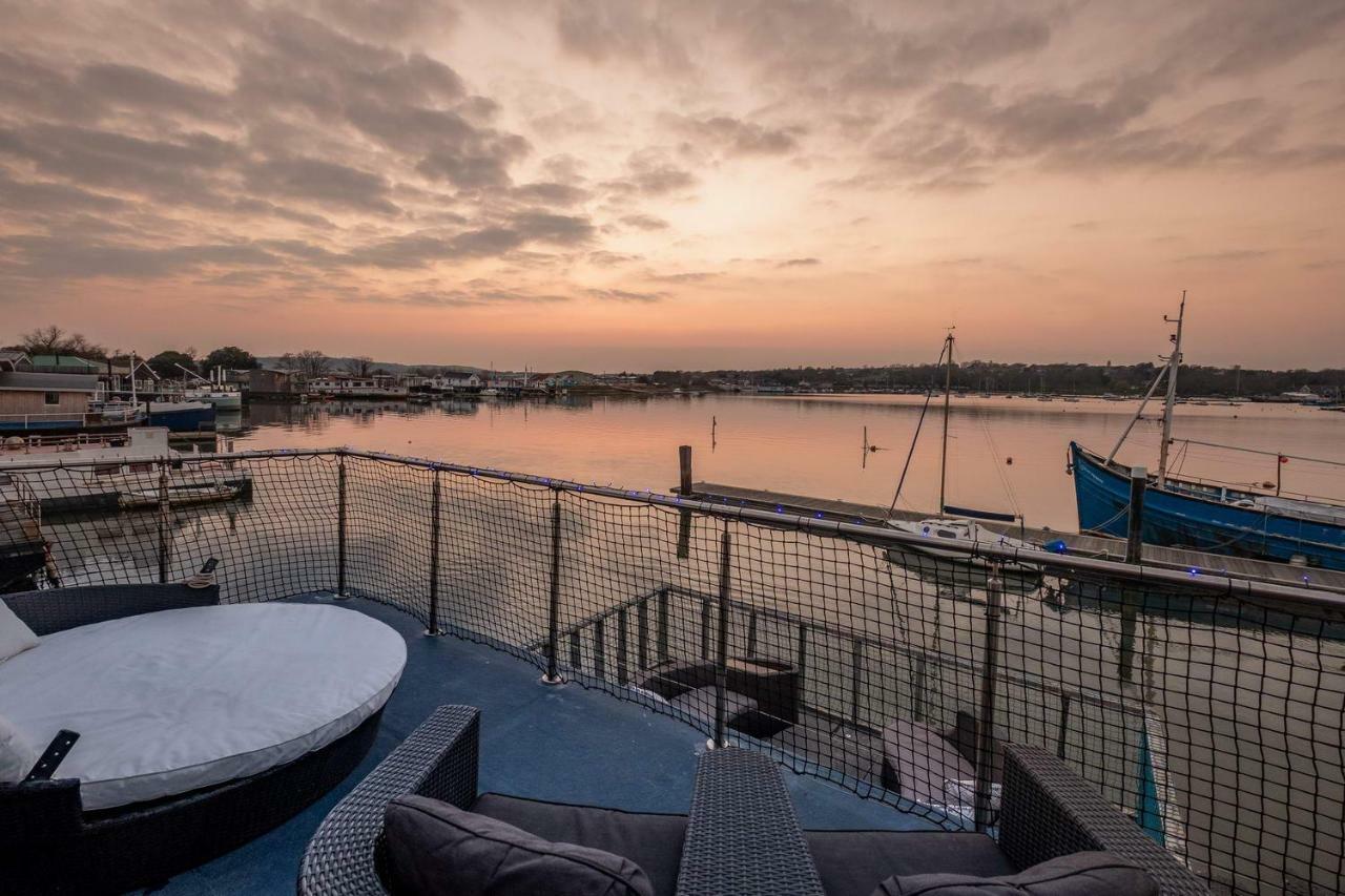 Houseboat Harbourside View Bed & Breakfast Newport  Dış mekan fotoğraf