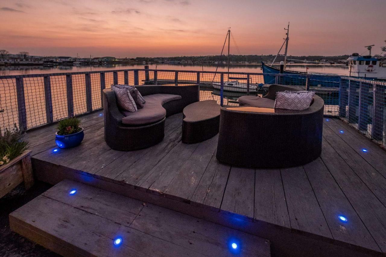 Houseboat Harbourside View Bed & Breakfast Newport  Dış mekan fotoğraf