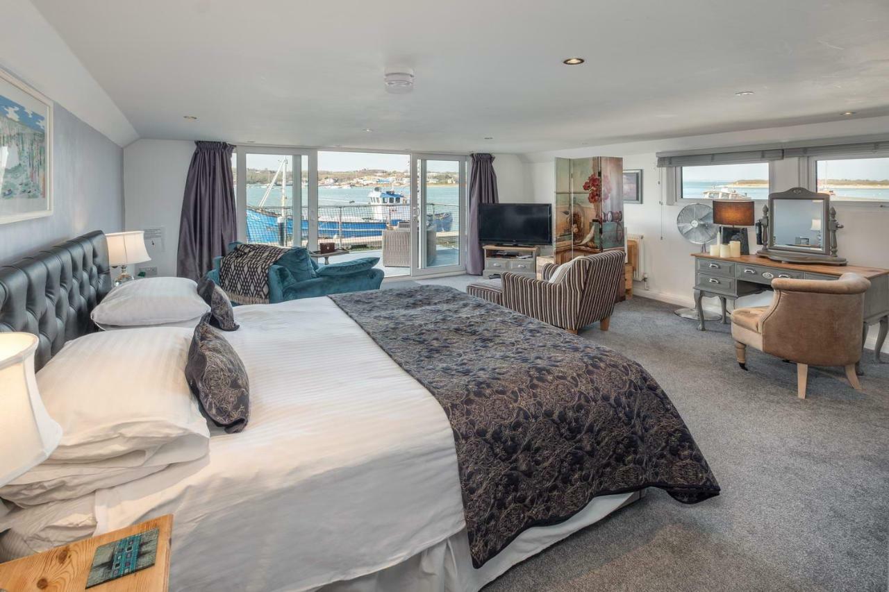 Houseboat Harbourside View Bed & Breakfast Newport  Dış mekan fotoğraf